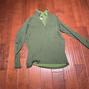 Patagonia Men’s Quarter Zip. Green. Size XL